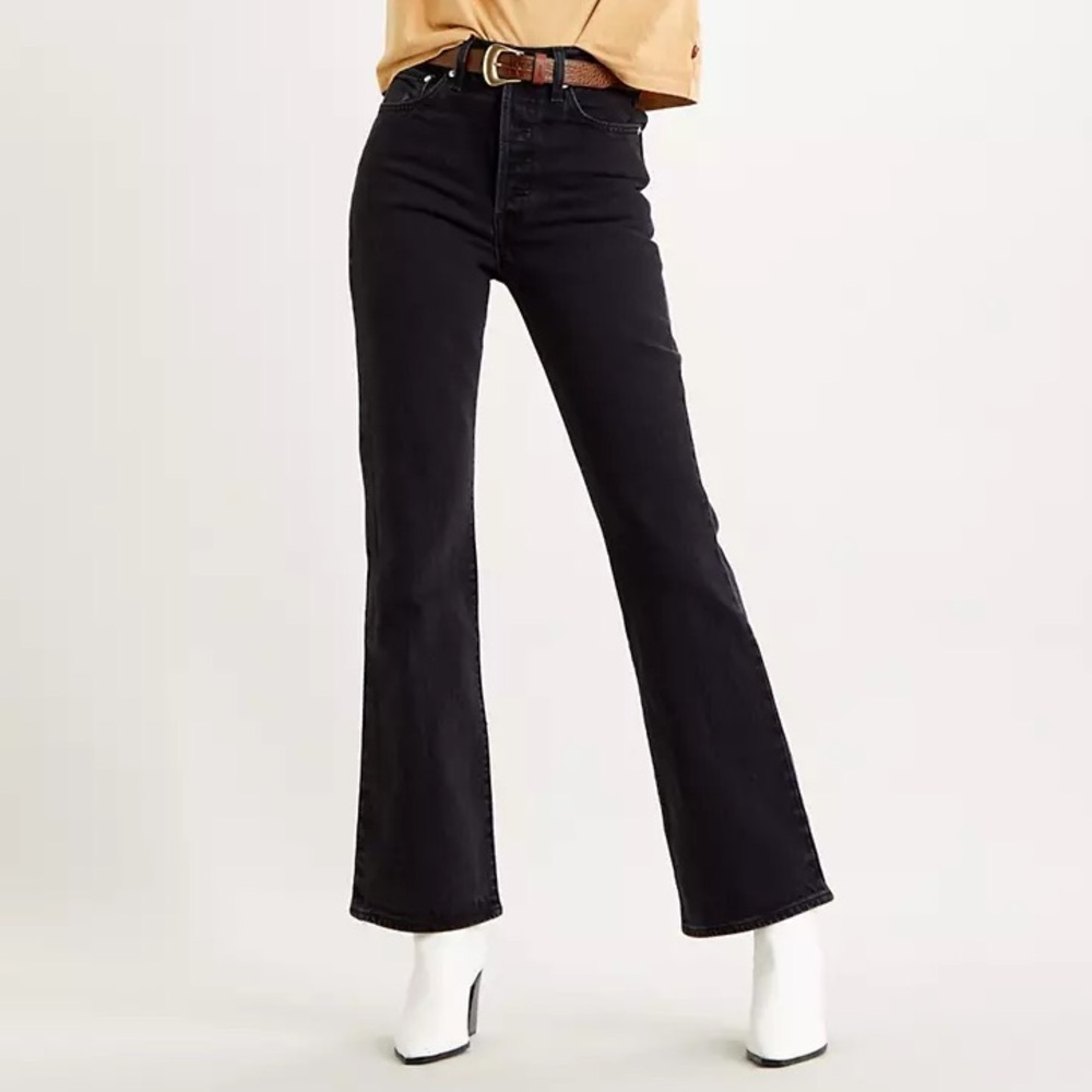 Levi’s Ribcage Bootcut Jeans
